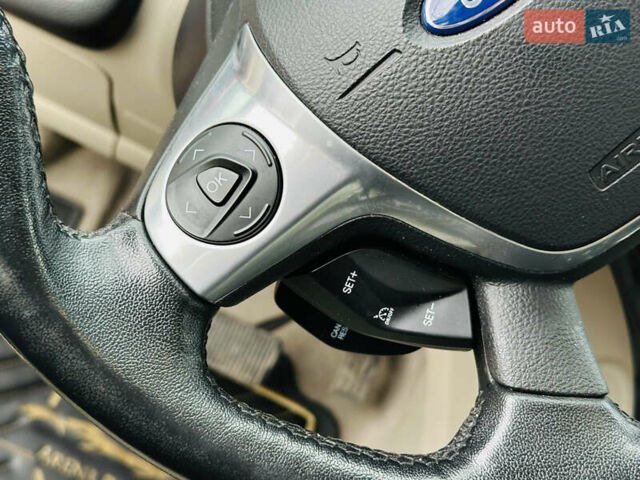 Красный Форд Эскейп, объемом двигателя 2 л и пробегом 167 тыс. км за 15800 $, фото 30 на Automoto.ua