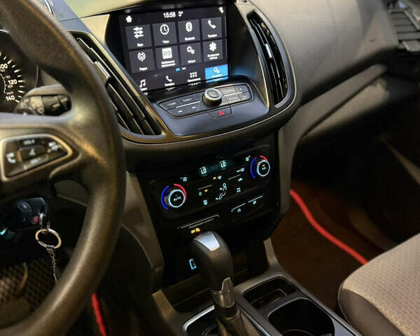 Красный Форд Эскейп, объемом двигателя 1.5 л и пробегом 94 тыс. км за 11000 $, фото 37 на Automoto.ua