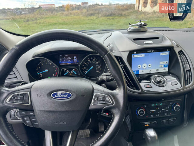 Форд Ескейп 2016 у Нетешине на Automoto.ua Червоний Форд Ескейп, об'ємом двигуна 2 л та пробігом 111 тис. км за 14700 $, фото 75 на Automoto.ua