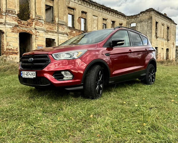 Форд Ескейп 2016 у Нетешине на Automoto.ua Червоний Форд Ескейп, об'ємом двигуна 2 л та пробігом 111 тис. км за 14700 $, фото 56 на Automoto.ua