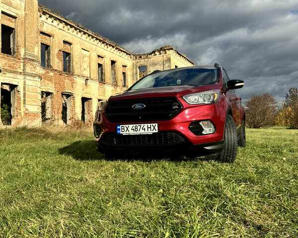 Форд Ескейп 2016 у Нетешине на Automoto.ua Червоний Форд Ескейп, об'ємом двигуна 2 л та пробігом 111 тис. км за 14700 $, фото 4 на Automoto.ua