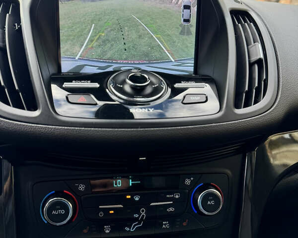 Форд Ескейп 2016 у Нетешине на Automoto.ua Червоний Форд Ескейп, об'ємом двигуна 2 л та пробігом 111 тис. км за 14700 $, фото 79 на Automoto.ua