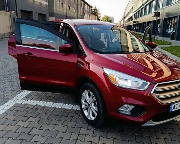 Форд Эскейп 2016 в Ивано-Франковске на Automoto.ua Красный Форд Эскейп, объемом двигателя 2 л и пробегом 173 тыс. км за 14400 $, фото 7 на Automoto.ua