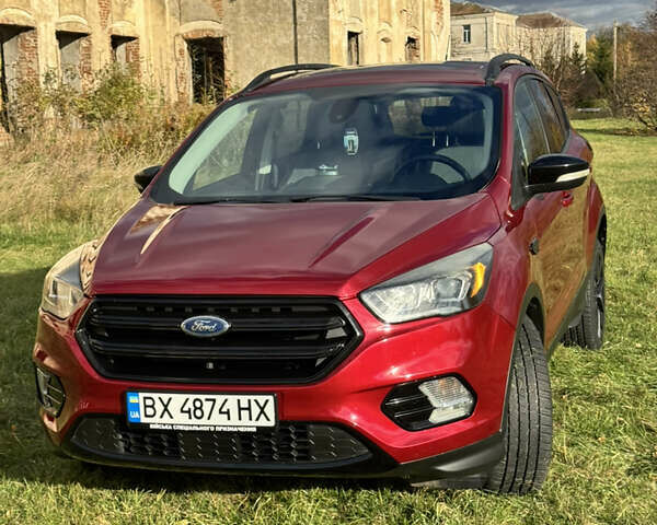 Форд Ескейп 2016 у Нетешине на Automoto.ua Червоний Форд Ескейп, об'ємом двигуна 2 л та пробігом 111 тис. км за 14700 $, фото 35 на Automoto.ua