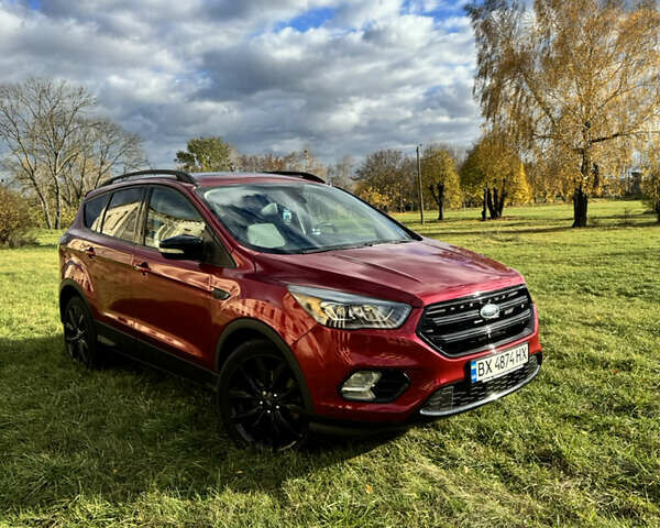 Форд Ескейп 2016 у Нетешине на Automoto.ua Червоний Форд Ескейп, об'ємом двигуна 2 л та пробігом 111 тис. км за 14700 $, фото 11 на Automoto.ua