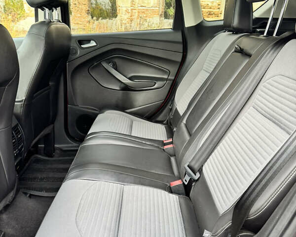 Форд Ескейп 2016 у Нетешине на Automoto.ua Червоний Форд Ескейп, об'ємом двигуна 2 л та пробігом 111 тис. км за 14700 $, фото 64 на Automoto.ua