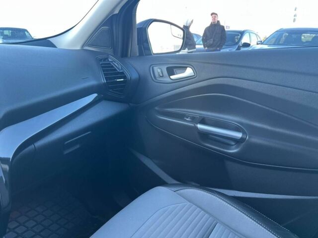 Червоний Форд Ескейп, об'ємом двигуна 2 л та пробігом 170 тис. км за 14590 $, фото 29 на Automoto.ua