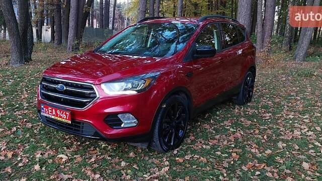 Красный Форд Эскейп, объемом двигателя 2 л и пробегом 153 тыс. км за 12300 $, фото 9 на Automoto.ua