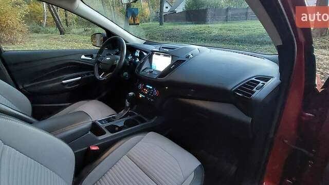 Красный Форд Эскейп, объемом двигателя 2 л и пробегом 153 тыс. км за 12300 $, фото 22 на Automoto.ua