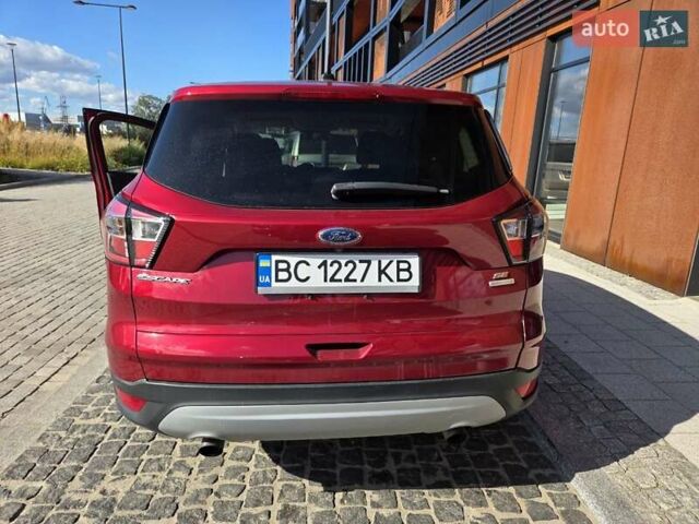 Красный Форд Эскейп, объемом двигателя 1.5 л и пробегом 101 тыс. км за 12700 $, фото 5 на Automoto.ua