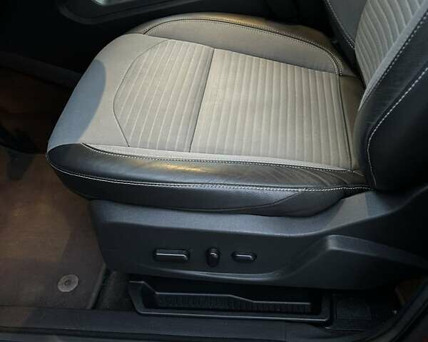 Красный Форд Эскейп, объемом двигателя 2 л и пробегом 170 тыс. км за 13500 $, фото 23 на Automoto.ua