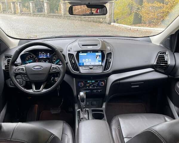 Красный Форд Эскейп, объемом двигателя 1.5 л и пробегом 175 тыс. км за 13100 $, фото 4 на Automoto.ua