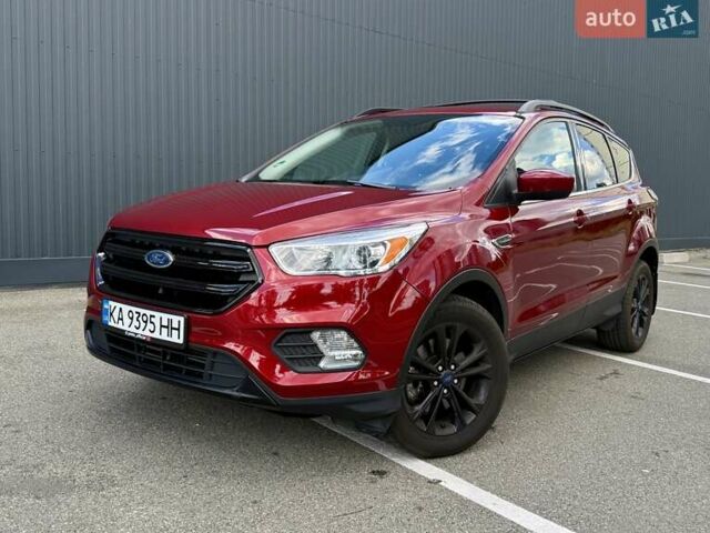 Червоний Форд Ескейп, об'ємом двигуна 2 л та пробігом 121 тис. км за 14400 $, фото 1 на Automoto.ua