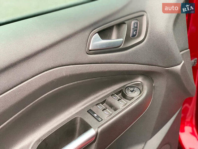 Червоний Форд Ескейп, об'ємом двигуна 2 л та пробігом 179 тис. км за 14890 $, фото 21 на Automoto.ua