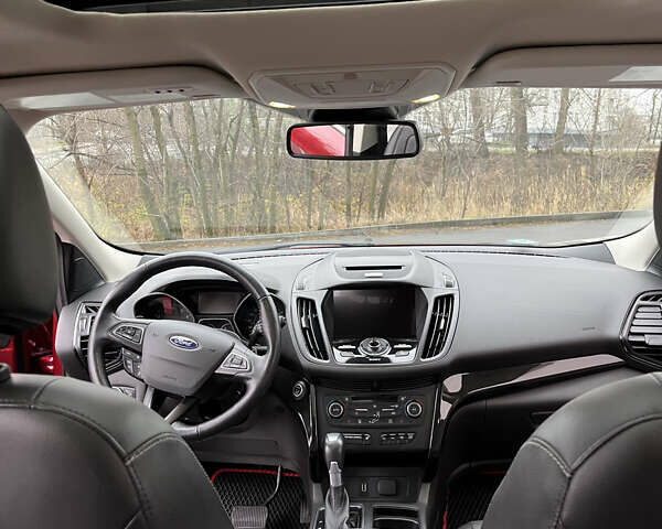 Красный Форд Эскейп, объемом двигателя 2 л и пробегом 78 тыс. км за 15900 $, фото 8 на Automoto.ua