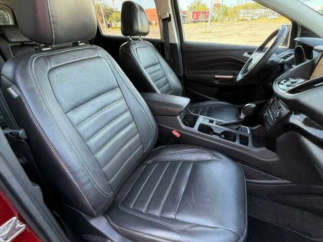 Красный Форд Эскейп, объемом двигателя 2 л и пробегом 53 тыс. км за 2300 $, фото 6 на Automoto.ua