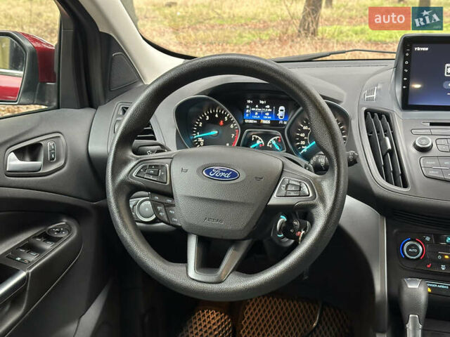 Красный Форд Эскейп, объемом двигателя 2 л и пробегом 121 тыс. км за 14999 $, фото 31 на Automoto.ua