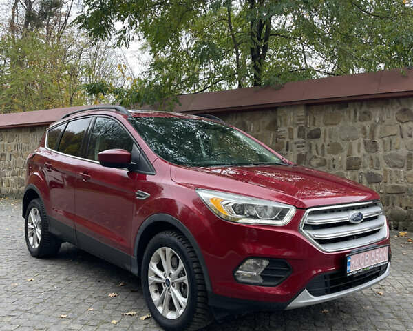 Форд Эскейп 2017 в Черновцах на Automoto.ua Красный Форд Эскейп, объемом двигателя 1.5 л и пробегом 147 тыс. км за 14000 $, фото 2 на Automoto.ua