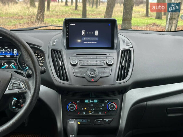 Красный Форд Эскейп, объемом двигателя 2 л и пробегом 121 тыс. км за 14999 $, фото 32 на Automoto.ua