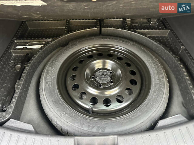 Красный Форд Эскейп, объемом двигателя 2 л и пробегом 121 тыс. км за 14999 $, фото 23 на Automoto.ua