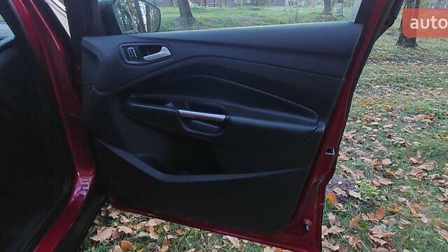 Красный Форд Эскейп, объемом двигателя 2 л и пробегом 153 тыс. км за 12300 $, фото 21 на Automoto.ua