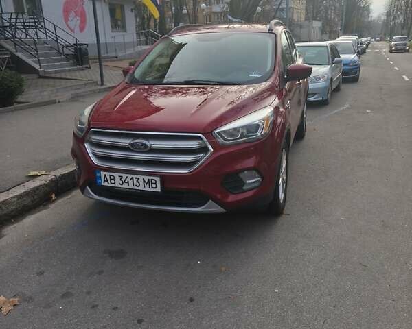 Красный Форд Эскейп, объемом двигателя 2 л и пробегом 178 тыс. км за 15000 $, фото 4 на Automoto.ua