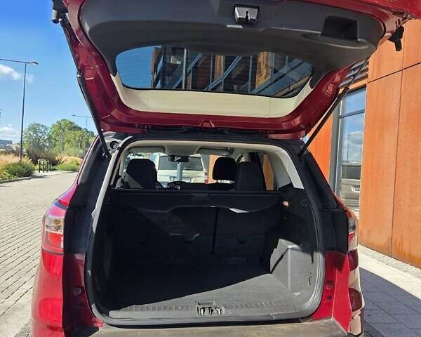 Красный Форд Эскейп, объемом двигателя 1.5 л и пробегом 101 тыс. км за 12700 $, фото 6 на Automoto.ua