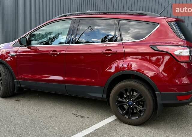 Червоний Форд Ескейп, об'ємом двигуна 2 л та пробігом 121 тис. км за 14400 $, фото 2 на Automoto.ua