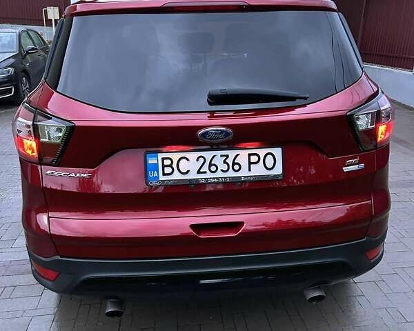 Красный Форд Эскейп, объемом двигателя 2 л и пробегом 170 тыс. км за 13500 $, фото 11 на Automoto.ua