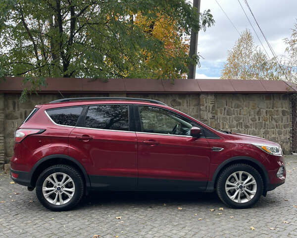 Форд Эскейп 2017 в Черновцах на Automoto.ua Красный Форд Эскейп, объемом двигателя 1.5 л и пробегом 147 тыс. км за 14000 $, фото 3 на Automoto.ua