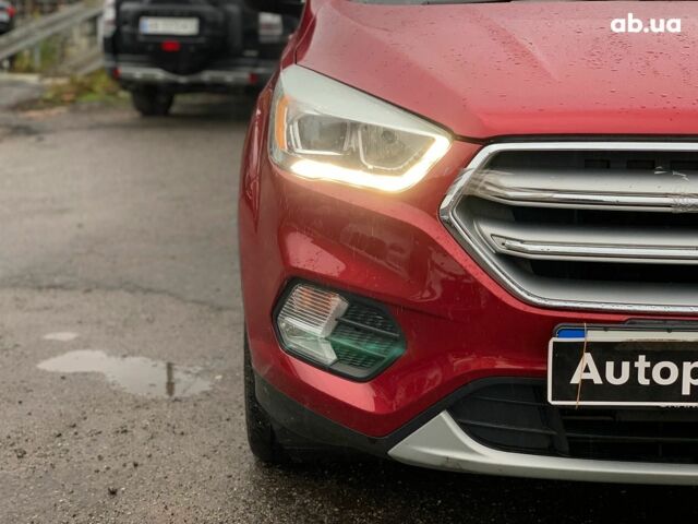 Красный Форд Эскейп, объемом двигателя 2 л и пробегом 179 тыс. км за 14890 $, фото 9 на Automoto.ua