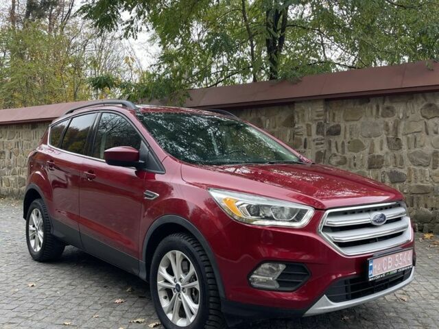 Красный Форд Эскейп, объемом двигателя 1.5 л и пробегом 147 тыс. км за 14000 $, фото 1 на Automoto.ua