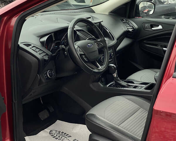 Красный Форд Эскейп, объемом двигателя 1.5 л и пробегом 154 тыс. км за 11999 $, фото 8 на Automoto.ua