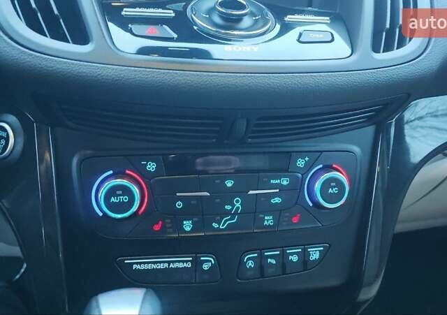 Червоний Форд Ескейп, об'ємом двигуна 2 л та пробігом 178 тис. км за 12999 $, фото 17 на Automoto.ua