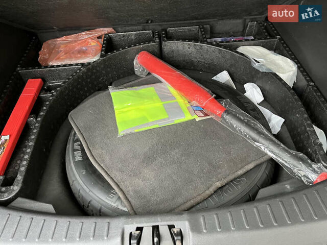 Красный Форд Эскейп, объемом двигателя 2 л и пробегом 78 тыс. км за 15900 $, фото 20 на Automoto.ua