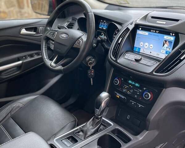 Красный Форд Эскейп, объемом двигателя 1.5 л и пробегом 175 тыс. км за 13100 $, фото 6 на Automoto.ua