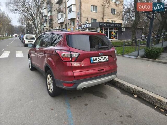 Красный Форд Эскейп, объемом двигателя 2 л и пробегом 178 тыс. км за 15000 $, фото 5 на Automoto.ua