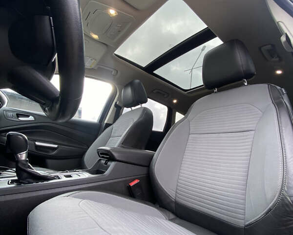 Красный Форд Эскейп, объемом двигателя 1.5 л и пробегом 154 тыс. км за 11999 $, фото 16 на Automoto.ua