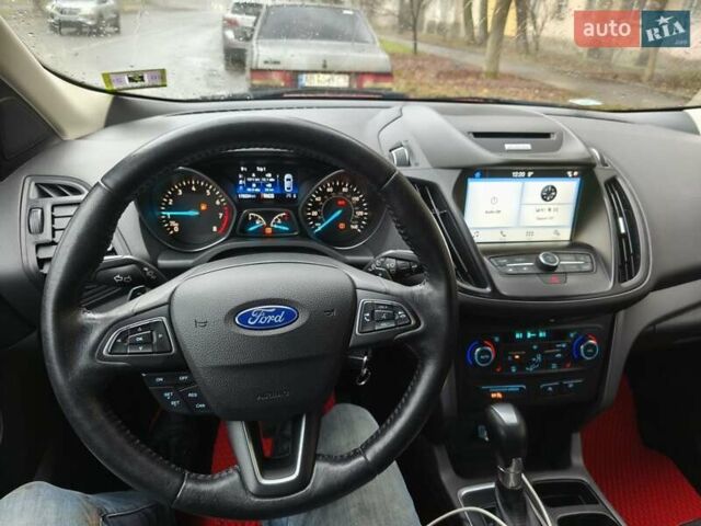 Красный Форд Эскейп, объемом двигателя 2 л и пробегом 178 тыс. км за 15000 $, фото 9 на Automoto.ua