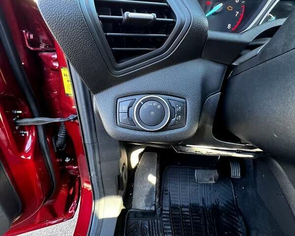 Красный Форд Эскейп, объемом двигателя 1.5 л и пробегом 103 тыс. км за 10500 $, фото 6 на Automoto.ua