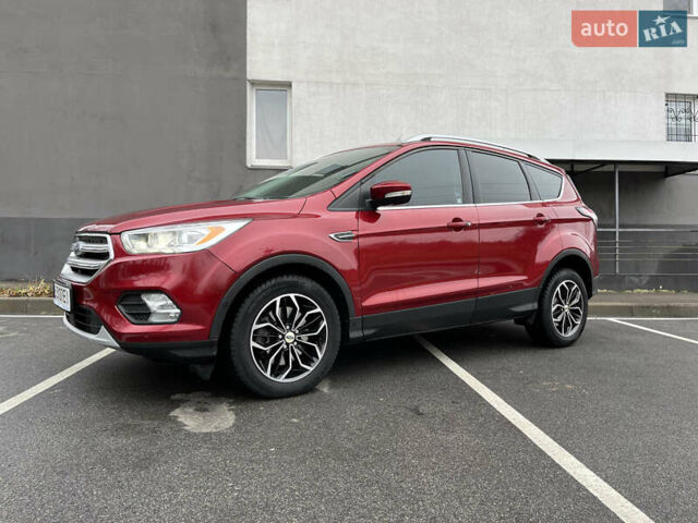 Красный Форд Эскейп, объемом двигателя 2 л и пробегом 78 тыс. км за 15900 $, фото 2 на Automoto.ua