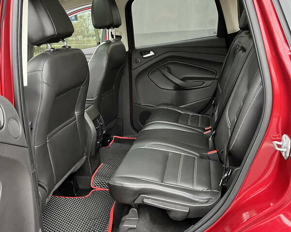 Красный Форд Эскейп, объемом двигателя 2 л и пробегом 78 тыс. км за 15900 $, фото 17 на Automoto.ua