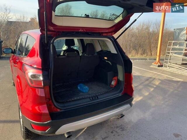 Красный Форд Эскейп, объемом двигателя 1.5 л и пробегом 36 тыс. км за 15000 $, фото 2 на Automoto.ua