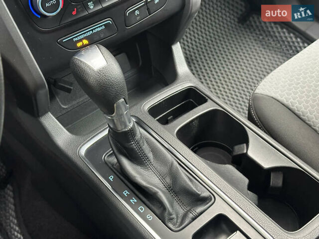 Красный Форд Эскейп, объемом двигателя 2 л и пробегом 121 тыс. км за 14999 $, фото 43 на Automoto.ua