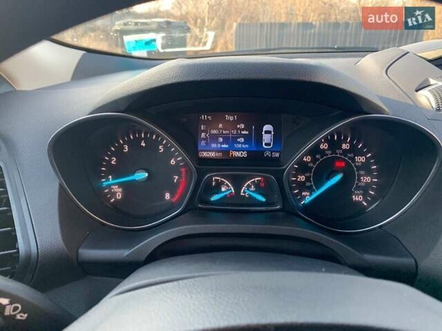 Красный Форд Эскейп, объемом двигателя 1.5 л и пробегом 36 тыс. км за 15000 $, фото 5 на Automoto.ua