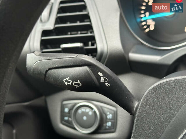 Красный Форд Эскейп, объемом двигателя 2 л и пробегом 121 тыс. км за 14999 $, фото 37 на Automoto.ua