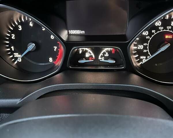 Красный Форд Эскейп, объемом двигателя 2 л и пробегом 170 тыс. км за 13500 $, фото 18 на Automoto.ua