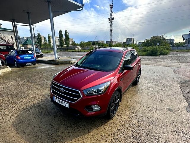 Красный Форд Эскейп, объемом двигателя 2 л и пробегом 145 тыс. км за 15000 $, фото 3 на Automoto.ua
