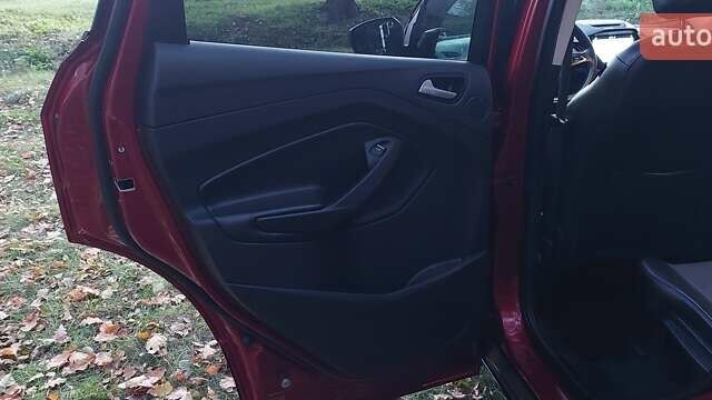 Красный Форд Эскейп, объемом двигателя 2 л и пробегом 153 тыс. км за 12300 $, фото 13 на Automoto.ua