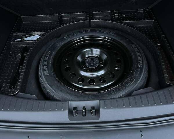 Красный Форд Эскейп, объемом двигателя 2 л и пробегом 170 тыс. км за 13500 $, фото 17 на Automoto.ua